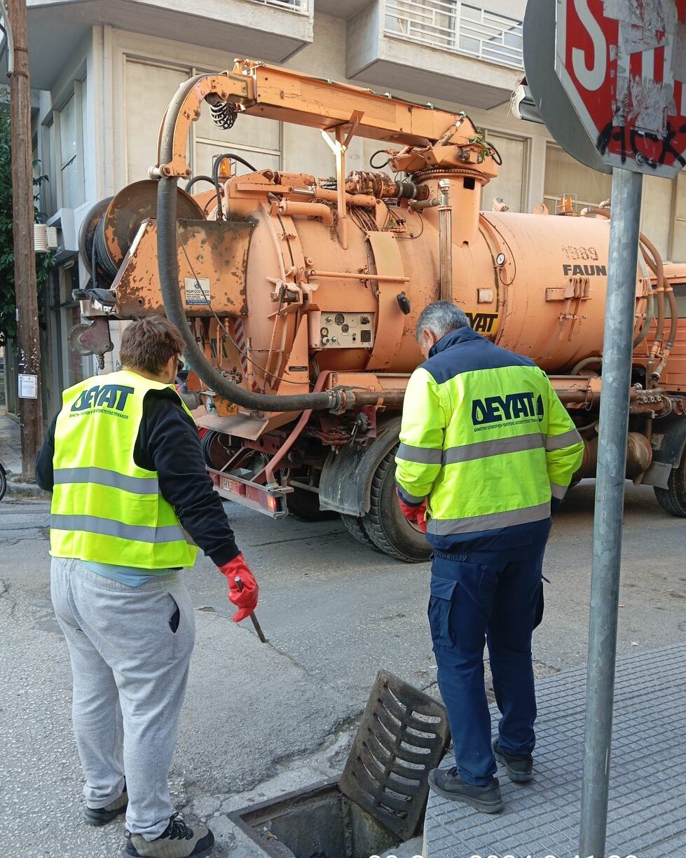 Συνεχής καθαρισμός φρεατίων από τη ΔΕΥΑΤ – 1.786 σε 60 ημέρες